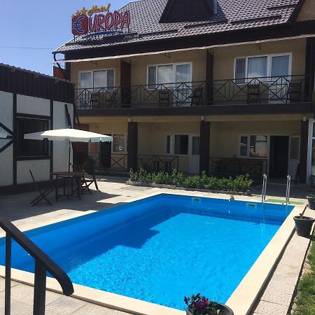 בוסטרי Evropa Hotel מראה חיצוני תמונה
