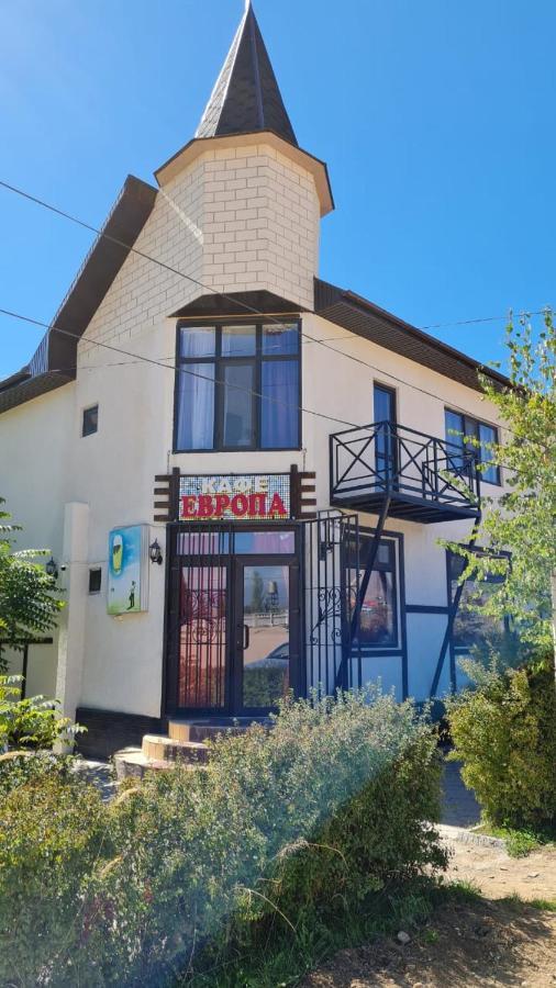 בוסטרי Evropa Hotel מראה חיצוני תמונה