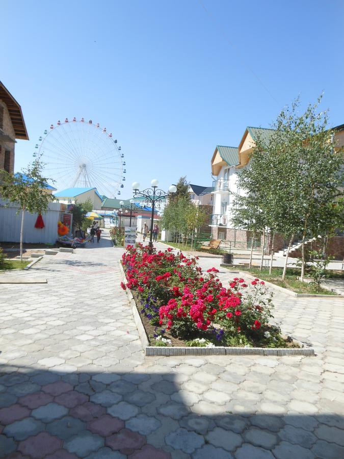 בוסטרי Evropa Hotel מראה חיצוני תמונה