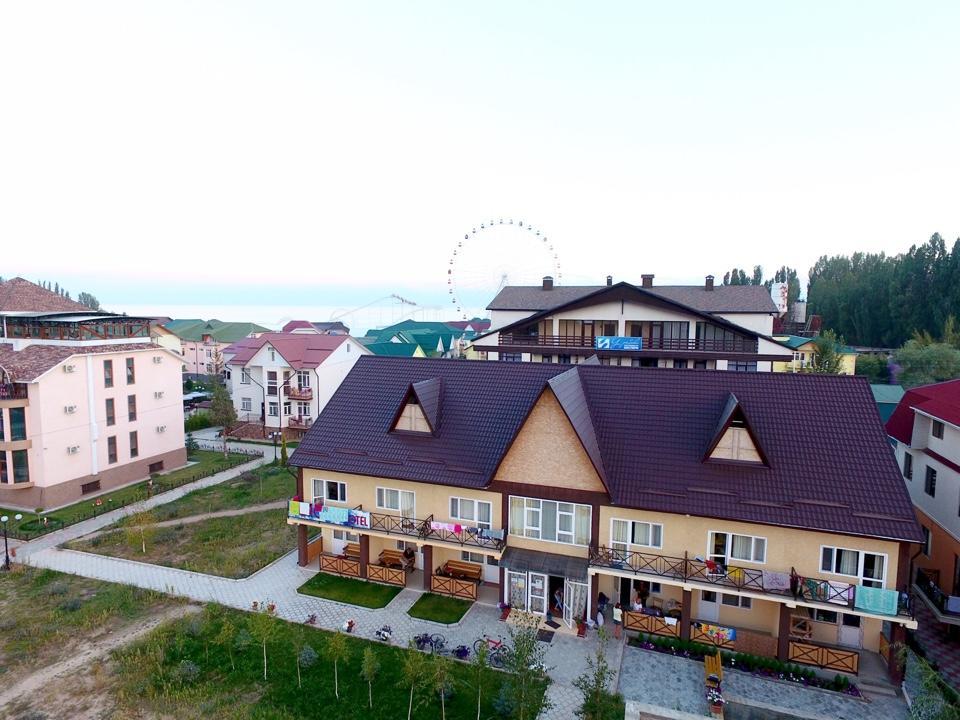 בוסטרי Evropa Hotel מראה חיצוני תמונה