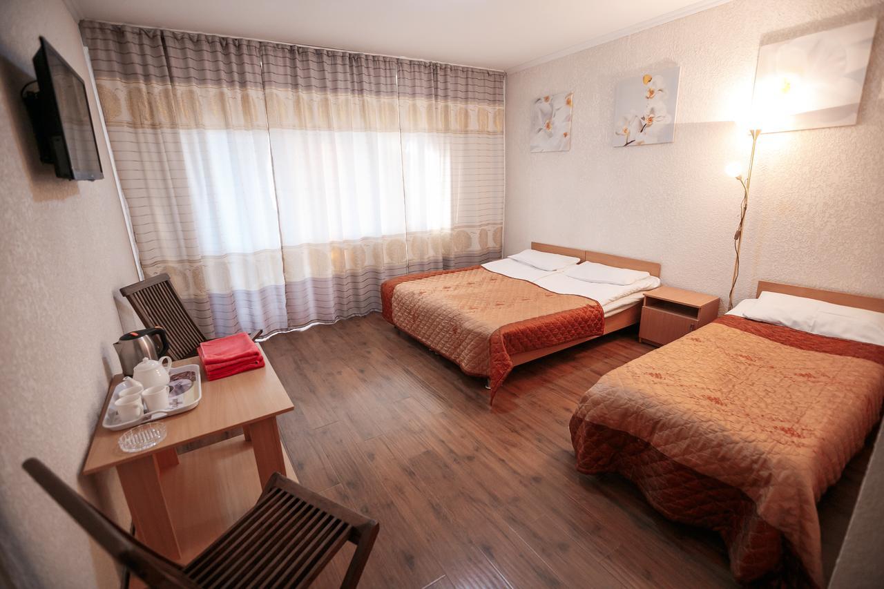 בוסטרי Evropa Hotel מראה חיצוני תמונה