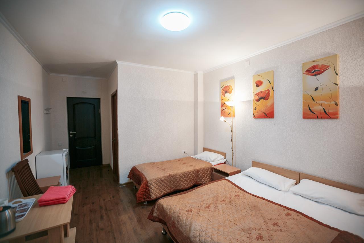 בוסטרי Evropa Hotel מראה חיצוני תמונה