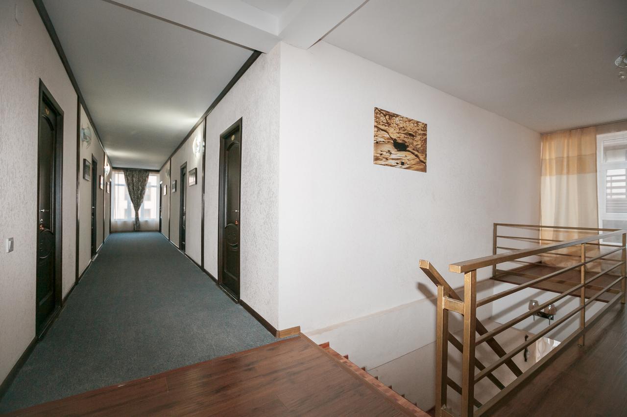 בוסטרי Evropa Hotel מראה חיצוני תמונה