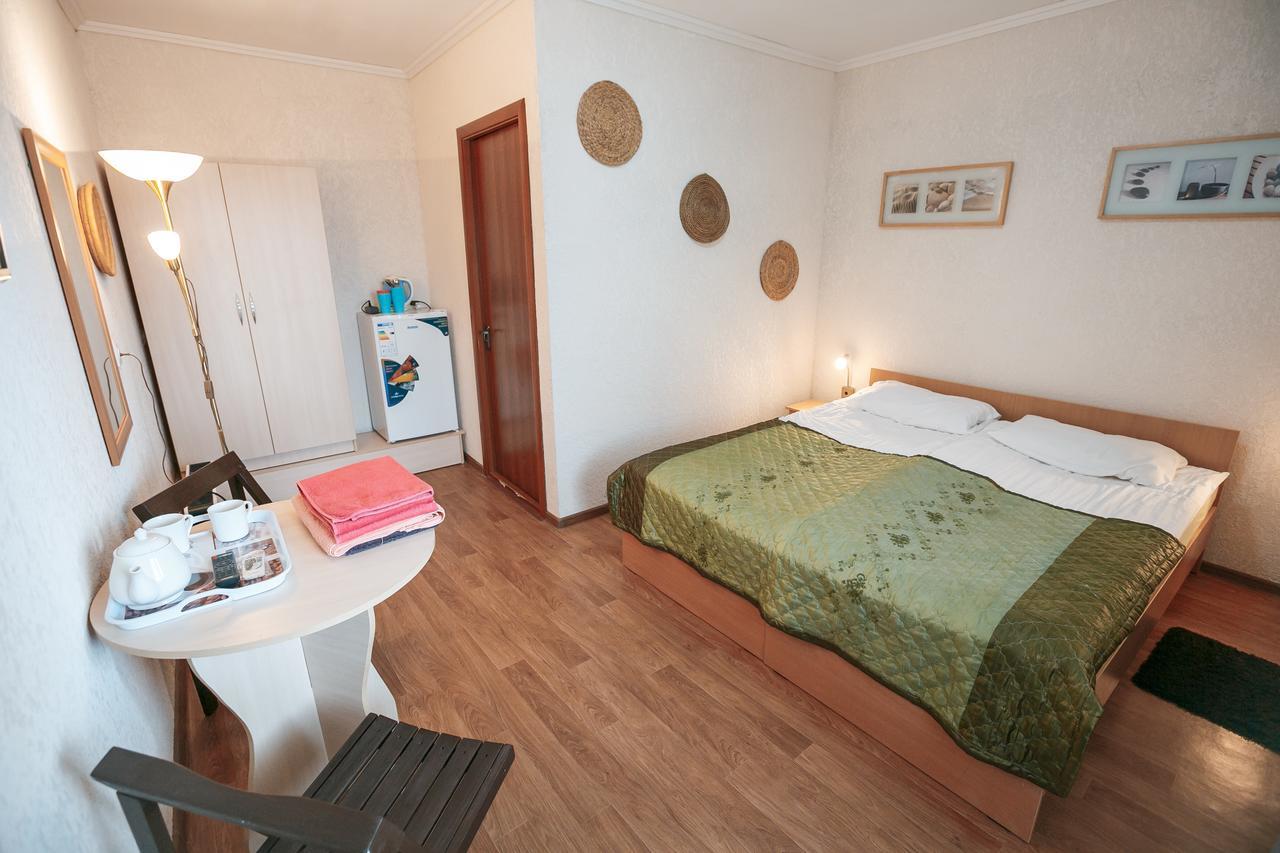 בוסטרי Evropa Hotel מראה חיצוני תמונה