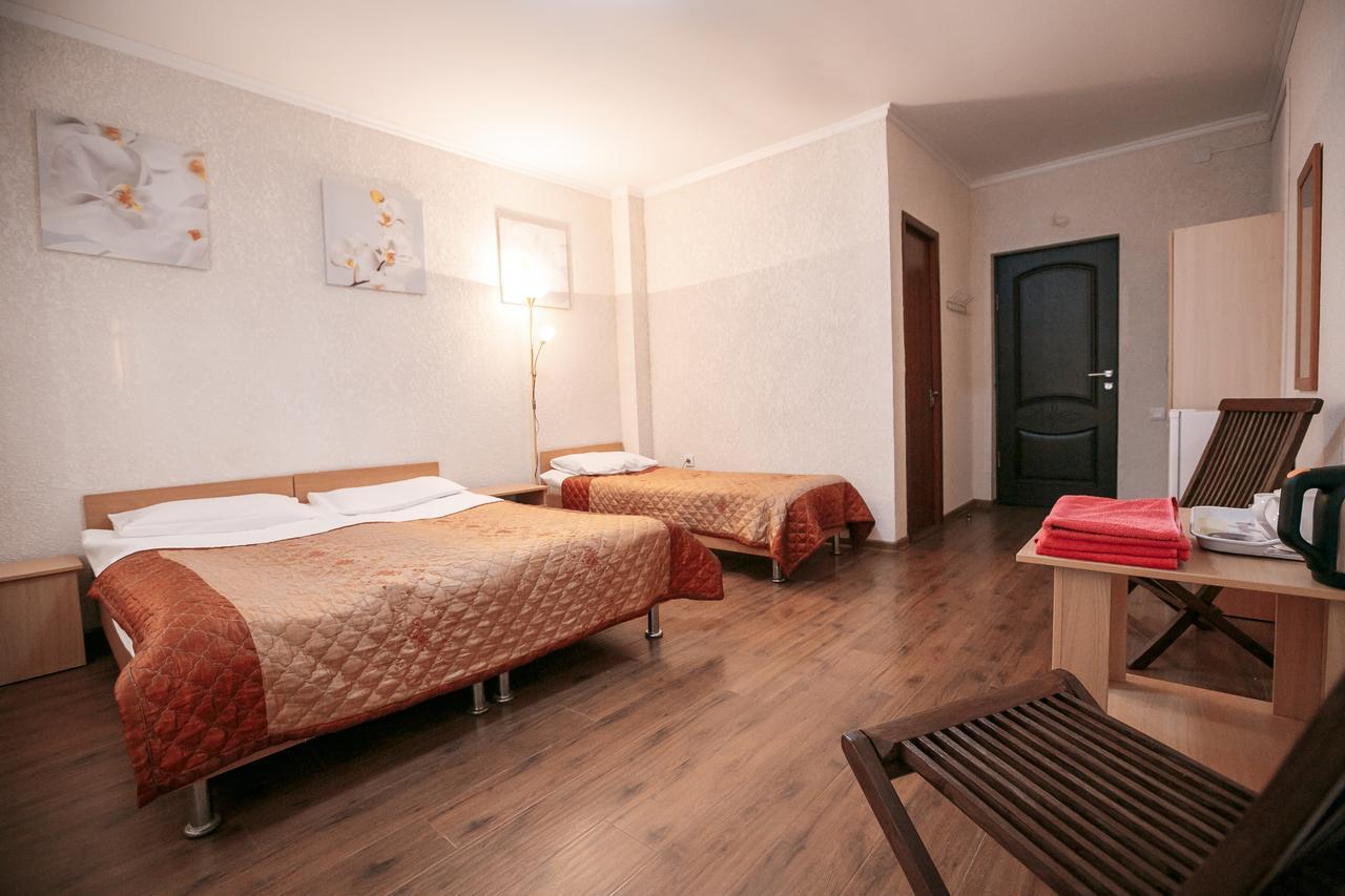 בוסטרי Evropa Hotel מראה חיצוני תמונה