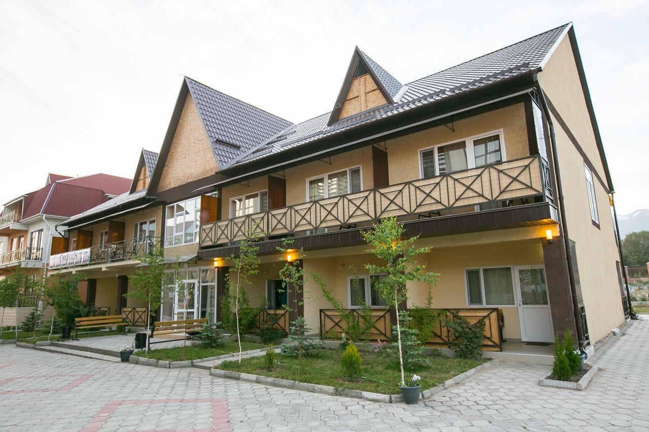 בוסטרי Evropa Hotel מראה חיצוני תמונה